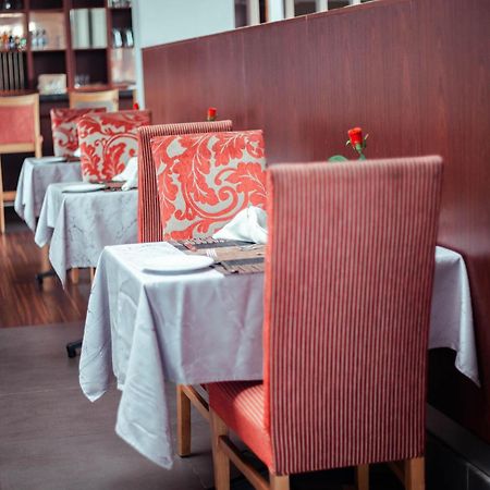 Crossroads Hotel 블랜타이어 외부 사진